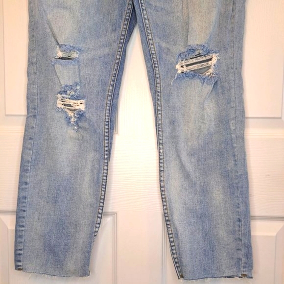 Free People Distressed Destroyed Light Wash Raw Hem Jeans Size 30 - Picture 6 of 9